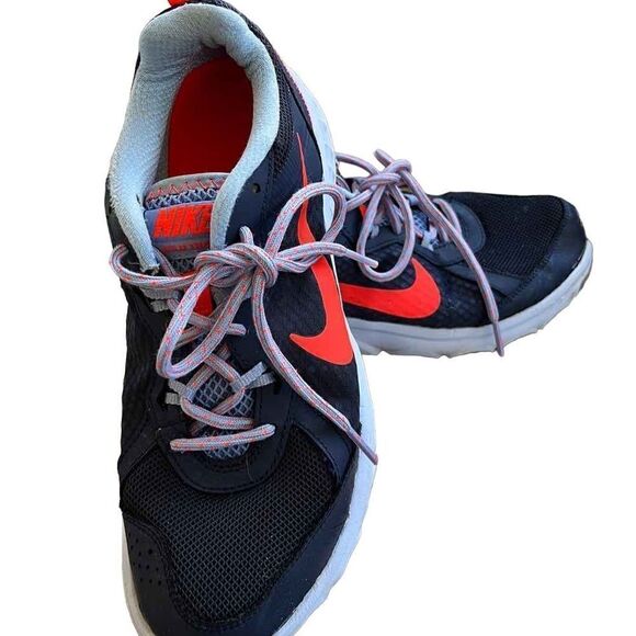 NIKE WOMENS SIZE 9.5 WILD TRAIL
ATHLETIC SHOES - Picture 2 of 7